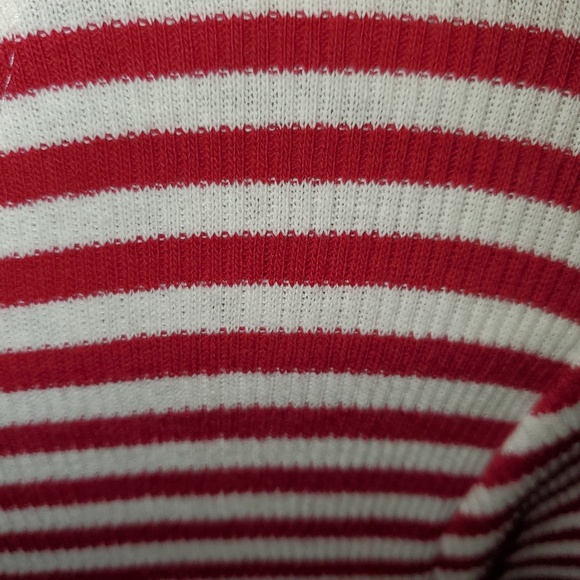 Carabella Red/White Stripe Ribbed V-Neck Tee M NWT - Picture 6 of 6